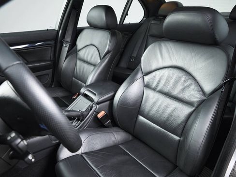 Used 2003 BMW M5 RWD image 69