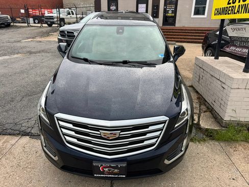 Used 2017 Cadillac XT5 Luxury w/ Driver Awareness Package FWD image 9