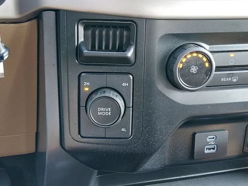 Used 2023 Ford F150 XLT AWD/4WD image 23