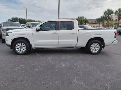 Used 2022 Nissan Frontier SV w/ Technology Package RWD image 6