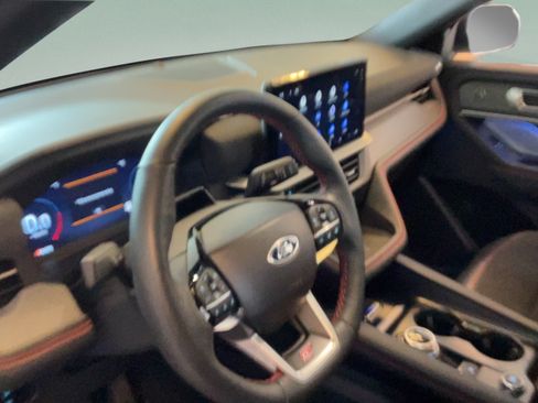 Used 2025 Ford Explorer ST AWD/4WD image 24