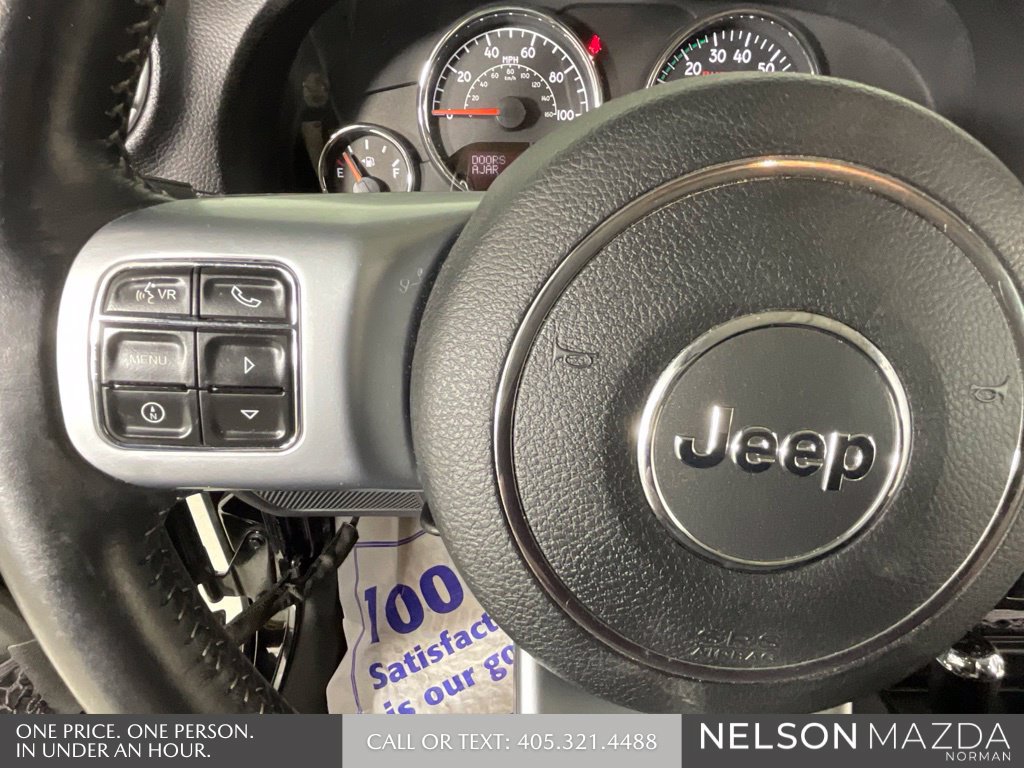 Used 2017 Jeep Wrangler Unlimited Rubicon AWD/4WD image 44