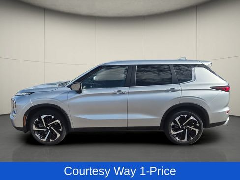 Used 2024 Mitsubishi Outlander SE FWD image 5