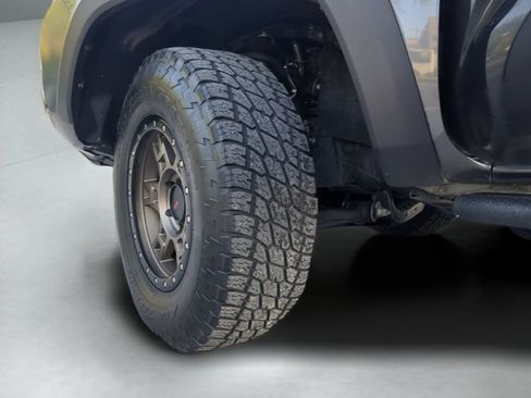 Used 2021 Toyota Tacoma TRD Off-Road AWD/4WD image 70