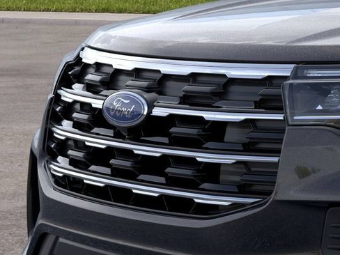New 2026 Ford Explorer Active RWD image 17