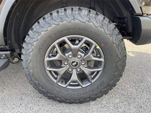 New 2025 Ford Bronco Badlands image 11