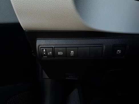 Used 2023 Toyota Corolla SE FWD image 23