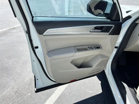 Used 2018 Volkswagen Atlas SE AWD/4WD image 18