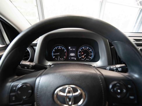 Used 2018 Toyota RAV4 LE w/ All Weather Liner Package AWD/4WD image 15