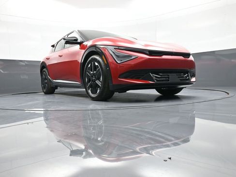 New 2025 Kia EV6 Wind image 27