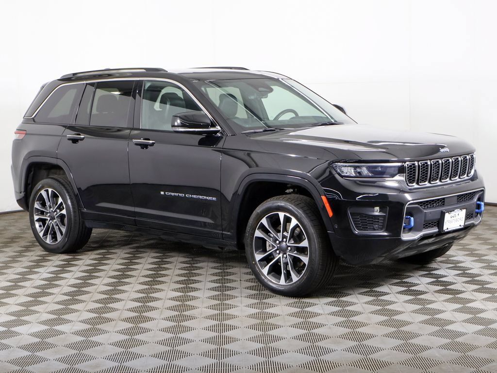 Used 2022 Jeep Grand Cherokee Overland w/ Luxury Tech Group IV AWD/4WD image 66