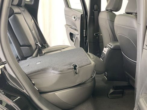 New 2025 Jeep Compass Limited w/ Sun & Sound Group image 31