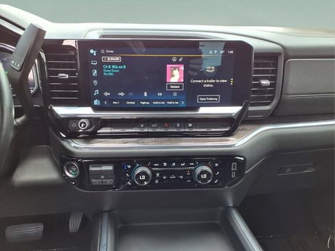 Certified 2024 Chevrolet Silverado 2500 LTZ w/ LTZ Convenience Package AWD/4WD image 19