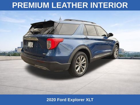 Used 2020 Ford Explorer XLT w/ Equipment Group 202A AWD/4WD image 5