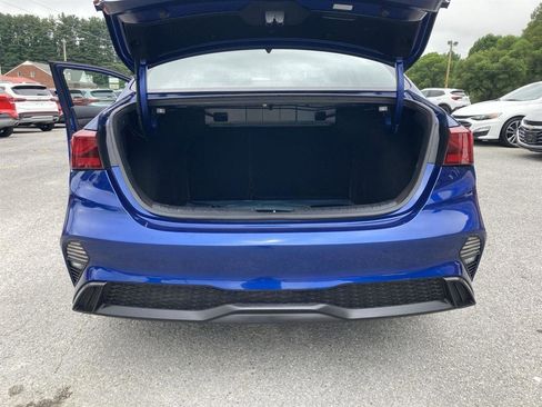 Used 2022 Kia Forte LXS w/ LXS Technology Package FWD image 11