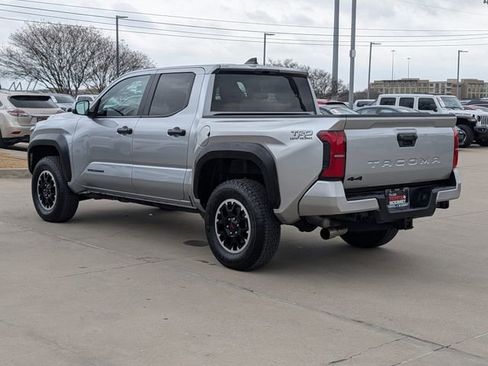 Used 2025 Toyota Tacoma TRD Off-Road image 9