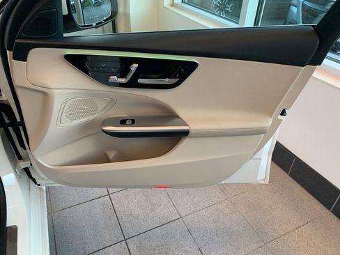 Used 2025 Mercedes-Benz C 300 4MATIC Sedan image 20