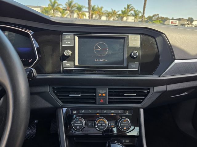 Used 2024 Volkswagen Jetta SE FWD image 19
