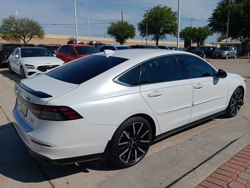 Used 2023 Honda Accord Touring image 5