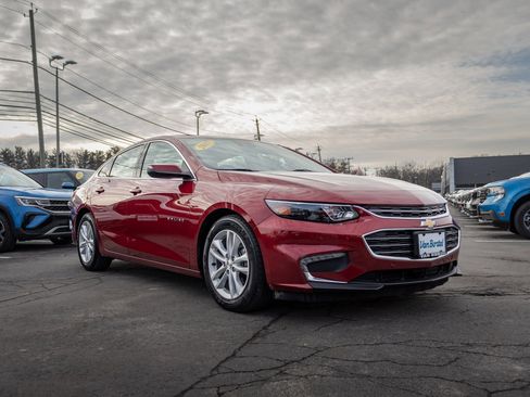 Used 2017 Chevrolet Malibu Hybrid w/ Leather Package image 7