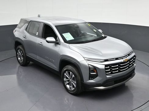 Used 2025 Chevrolet Equinox LT w/ Safety and Technology Package FWD image 24