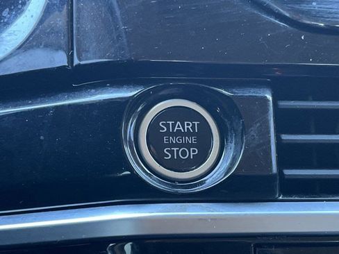 Used 2022 Nissan Pathfinder SL image 8