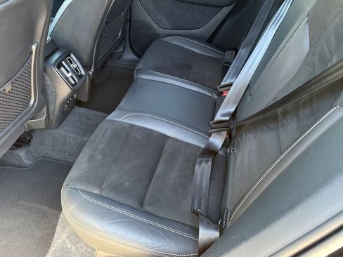 Used 2022 Volvo XC40 T5 R-Design w/ Advanced Package image 27