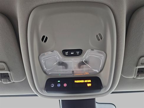 Certified 2022 Buick Encore GX Preferred w/ Sport Touring Package image 31