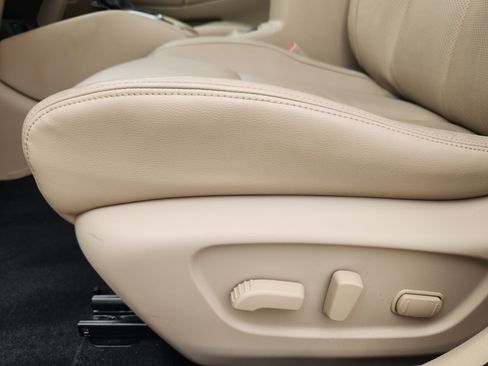 Used 2017 Nissan Rogue SL image 24