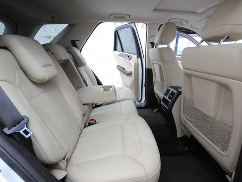 Used 2019 Mercedes-Benz GLE 400 4MATIC image 31