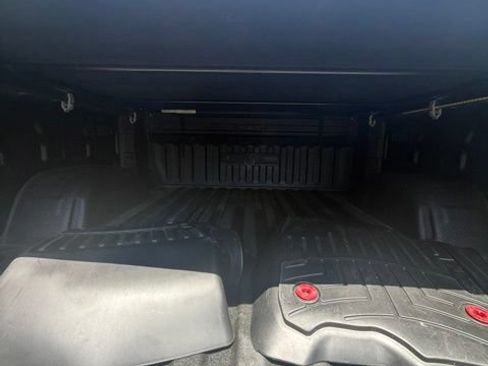 Used 2019 GMC Sierra 1500 SLT w/ SLT Premium Plus Package AWD/4WD image 9