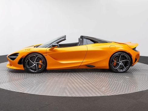 New 2027 McLaren 750S Spider RWD image 3