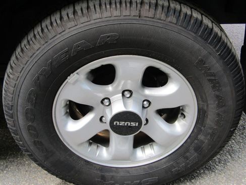 Used 1998 Isuzu Rodeo LS AWD/4WD image 32