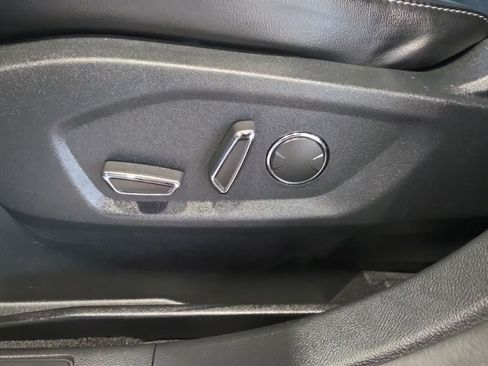 Used 2018 Ford Edge SEL w/ Equipment Group 201A AWD/4WD image 18