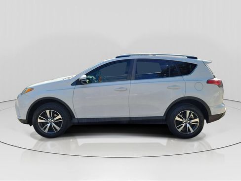 Used 2018 Toyota RAV4 XLE FWD image 4
