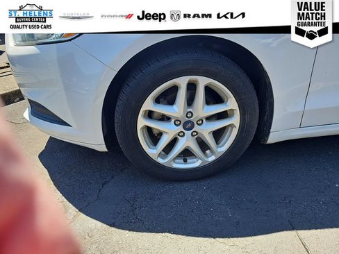 Used 2014 Ford Fusion SE FWD image 10