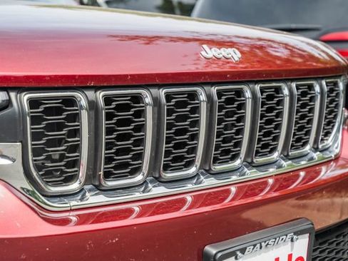 Used 2025 Jeep Grand Cherokee Laredo X w/ Luxury Tech Group I AWD/4WD image 27