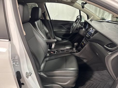 Used 2022 Buick Encore Preferred w/ Safety Package AWD/4WD image 27