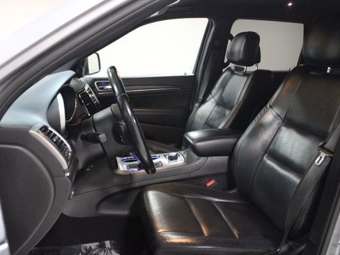 Used 2019 Jeep Grand Cherokee Limited AWD/4WD image 18