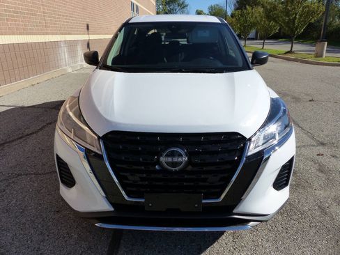 Used 2023 Nissan Kicks S FWD image 13