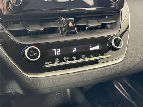 Used 2020 Toyota Corolla LE image 22