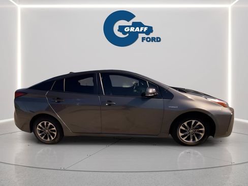 Used 2019 Toyota Prius Limited w/ Premium Convenience Package FWD image 6