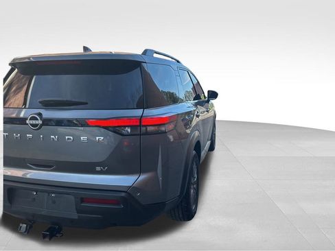 Used 2022 Nissan Pathfinder SV image 9