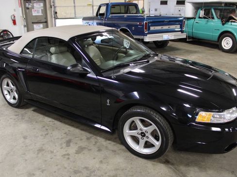 Used 1999 Ford Mustang Cobra RWD image 17