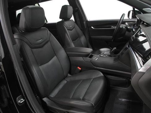 Certified 2023 Cadillac XT6 Premium Luxury w/ Technology Package image 18