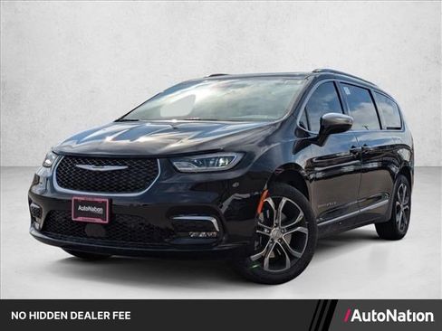 New 2026 Chrysler Pacifica Pinnacle AWD/4WD image 1