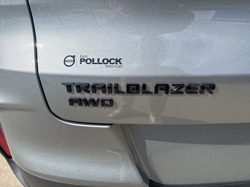 Used 2025 Chevrolet TrailBlazer RS AWD/4WD image 9