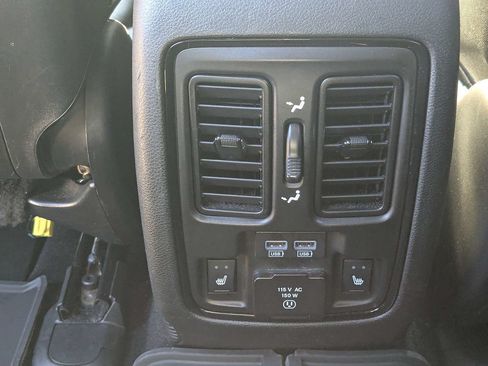 Used 2024 Dodge Durango GT AWD/4WD image 15