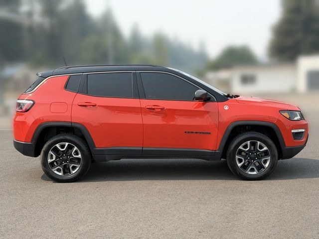 Used 2018 Jeep Compass Trailhawk w/ Leather Interior Group AWD/4WD image 9