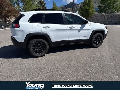 Used 2022 Jeep Cherokee Trailhawk w/ Premium Leather Package AWD/4WD image 12